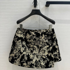 CD 25 Print Short Black Gold Jacquard fabric