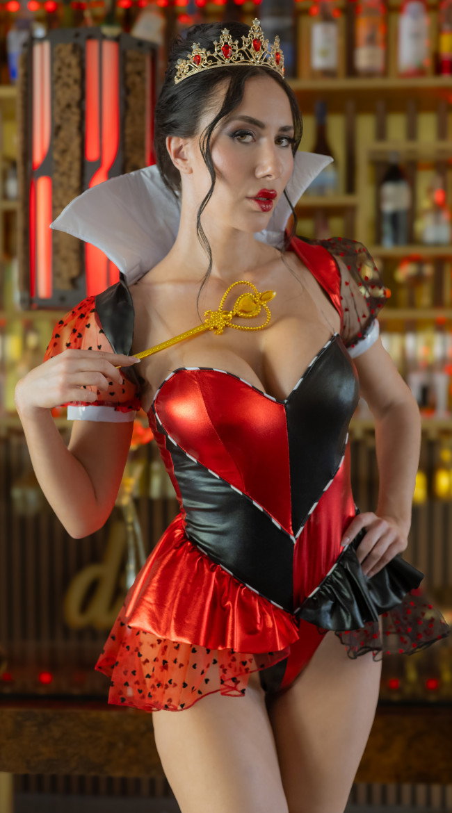 Royal Temptress Queen Of Hearts Costume - Image 1