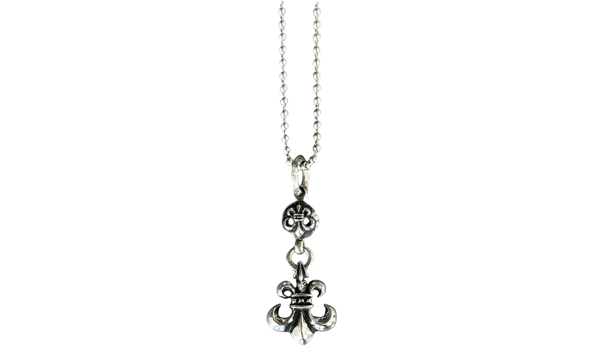 Silver Fleur Ball Pendant Necklace Silver CHRM0467