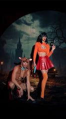 Mystery Solving Babe Costume - Image 4