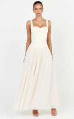 Amoura Maxi Dress