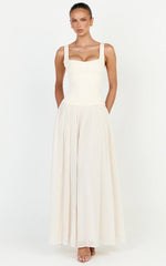 Amoura Maxi Dress