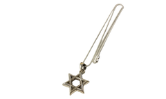 Medium David's Star Necklace Silver CHRM0752