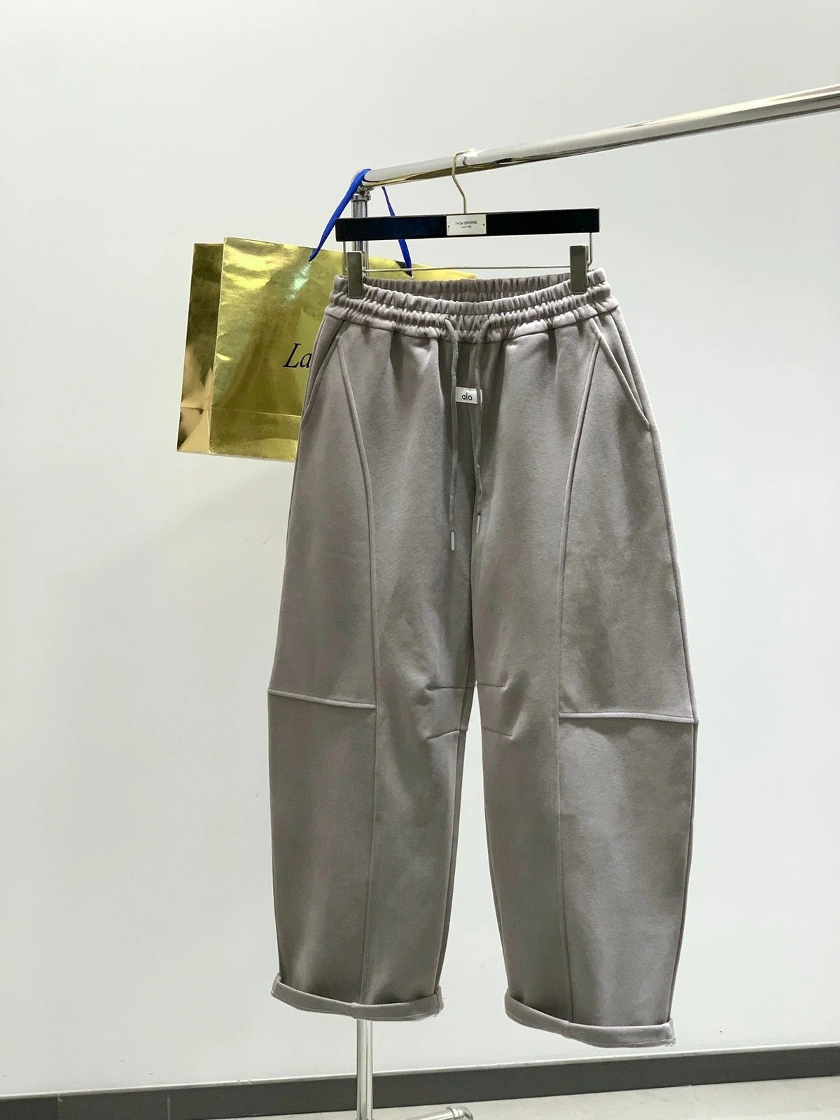 ALO JOGGER SWEATPANTS STYLE 182